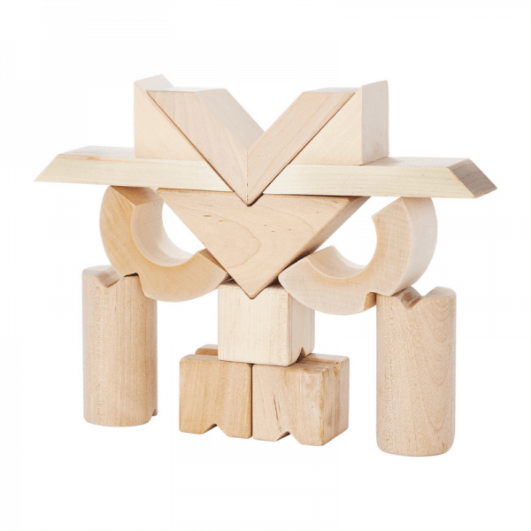 Structure of Owl made out ouf natural wooden blocks
